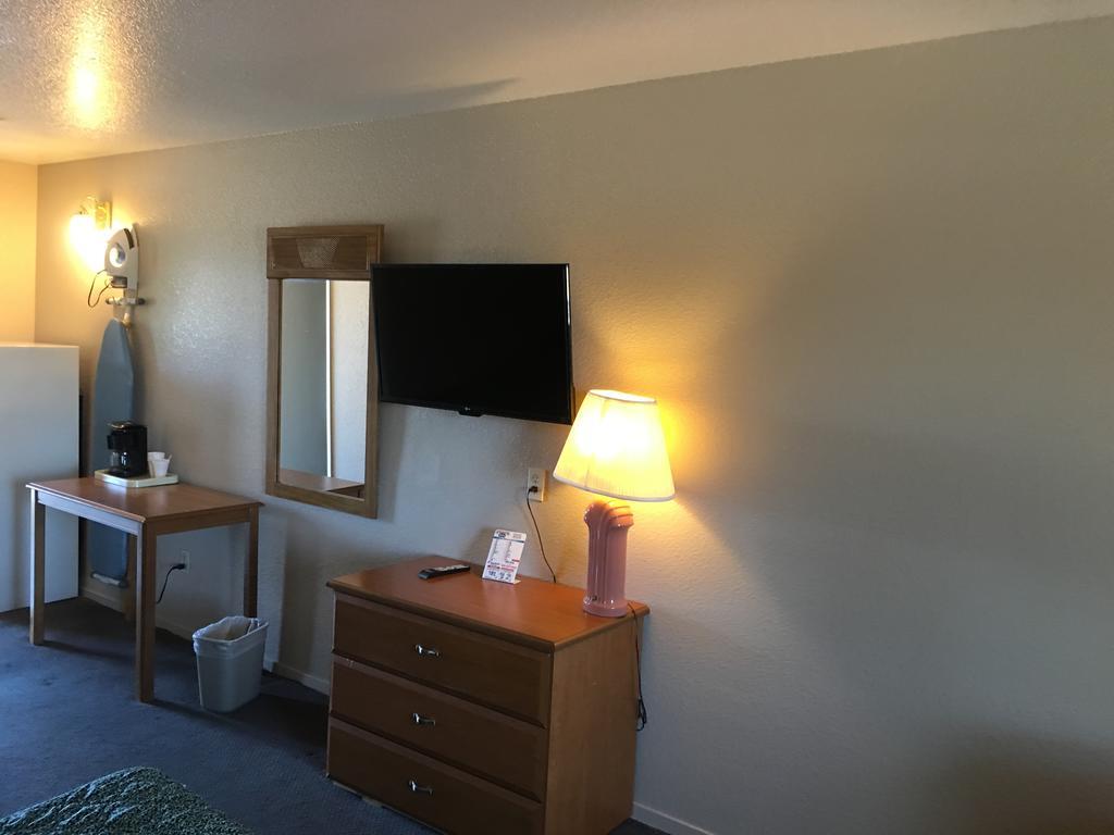 Applegate Inn Atwater Εξωτερικό φωτογραφία