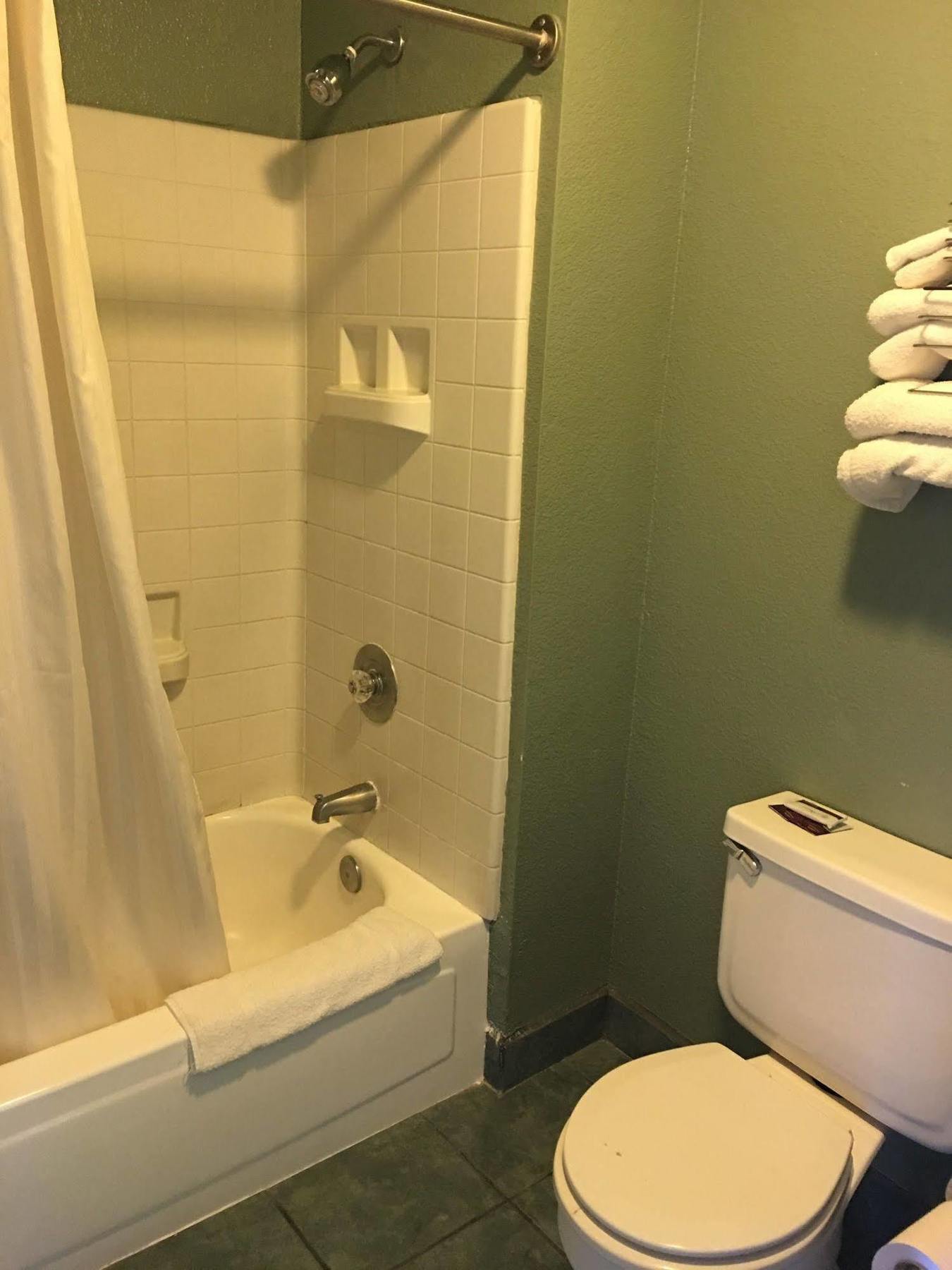 Applegate Inn Atwater Εξωτερικό φωτογραφία