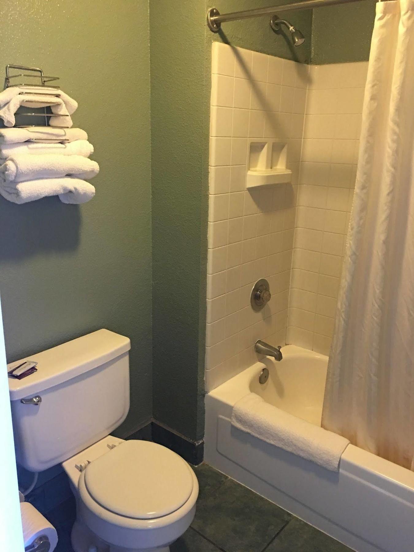 Applegate Inn Atwater Εξωτερικό φωτογραφία