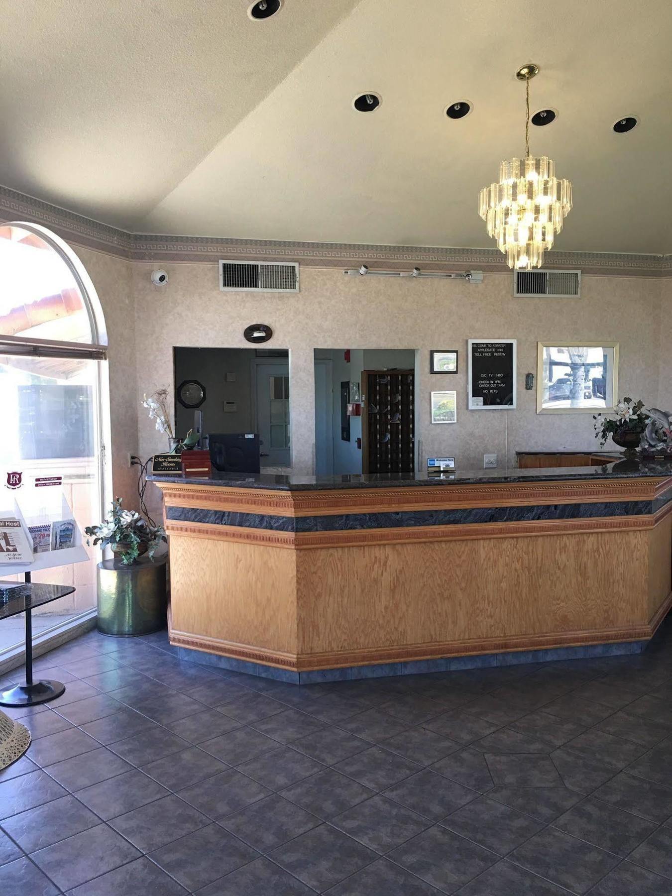 Applegate Inn Atwater Εξωτερικό φωτογραφία